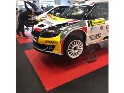 PVC dlažba Mosolut Machine Industrial, 7mm, Diamant, Červená