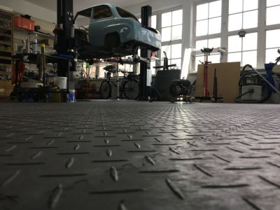 PVC dlažba Mosolut Machine Industrial+ diamant, ECO, černá