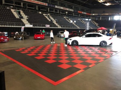 PVC dlažba Mosolut Machine Industrial+, mince, červená